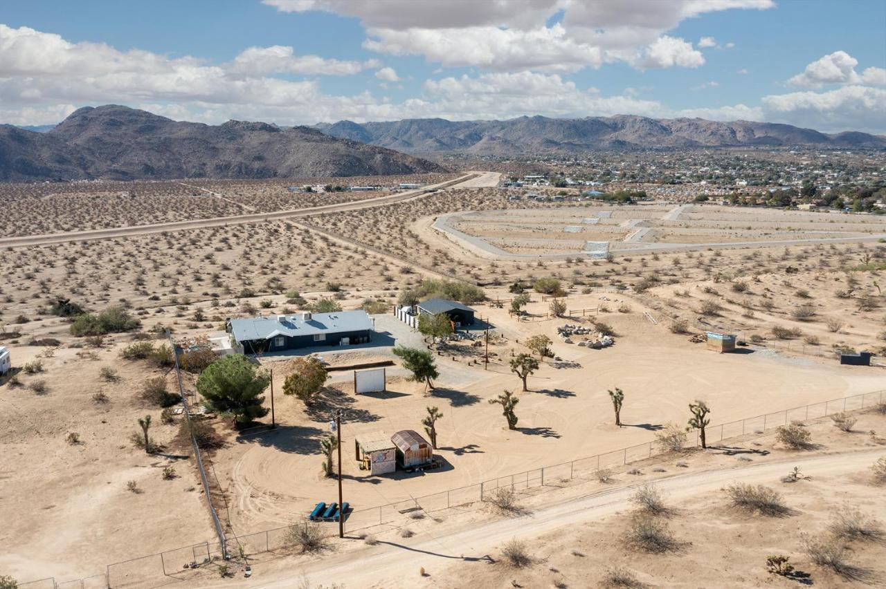 Sapphire Haven + Casita! Pool + Spa + Movie Theatre + 10 Min To Monument! Joshua Tree Eksteriør bilde