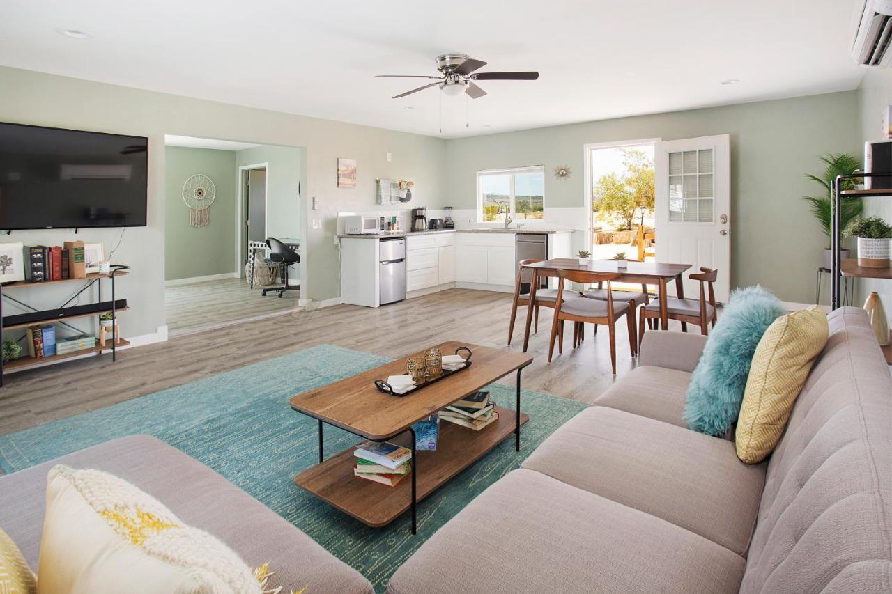 Sapphire Haven + Casita! Pool + Spa + Movie Theatre + 10 Min To Monument! Joshua Tree Eksteriør bilde